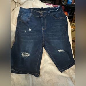 Size 18 Sandpiper Stretch dark wash Denim Shorts with distressing.